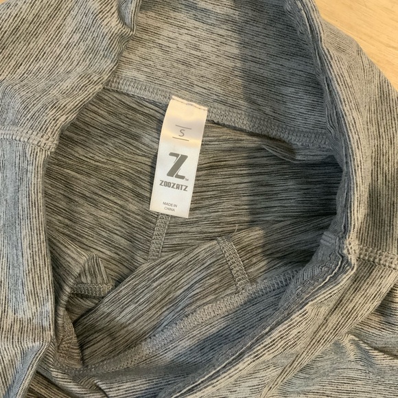 Zoozatz Montana Griz leggings with pockets. Size S - Picture 3 of 4